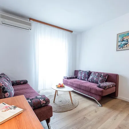 Doris Apartment