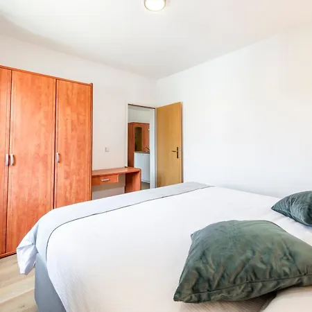 Doris Apartment