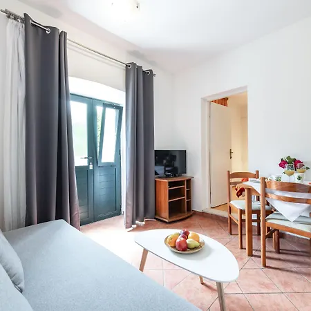 Doris Apartment Zaton (Dubrovnik-Neretva)
